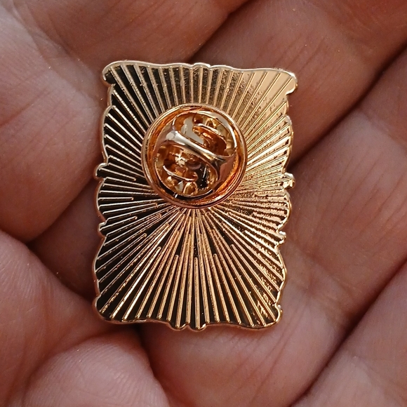 NWOT Harry Potter "I Solemnly Swear That I'm Up To No Good" Lapel Pin - Picture 3 of 3